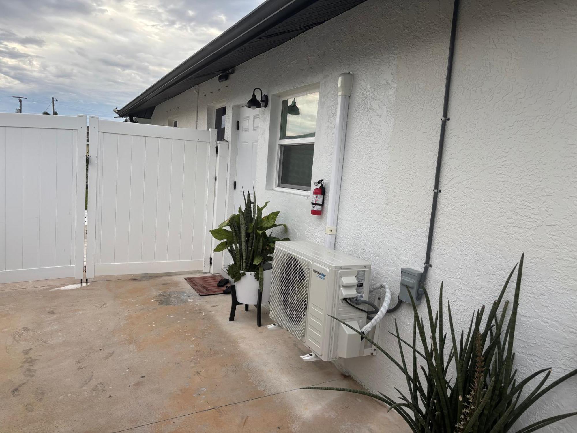 Cozy Tiny Home Cape Coral Bagian luar foto